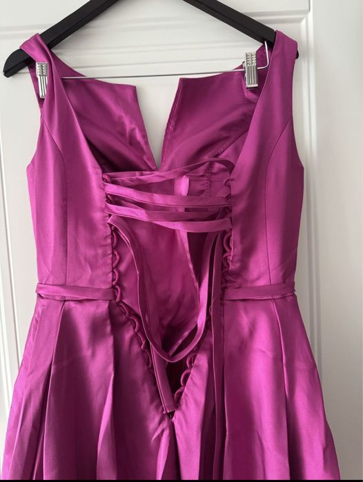 Бальное платье в цвете фуксия