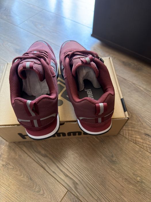 Дамски маратонки Hummel