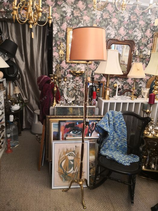 Винтидж подови, настолни лампа