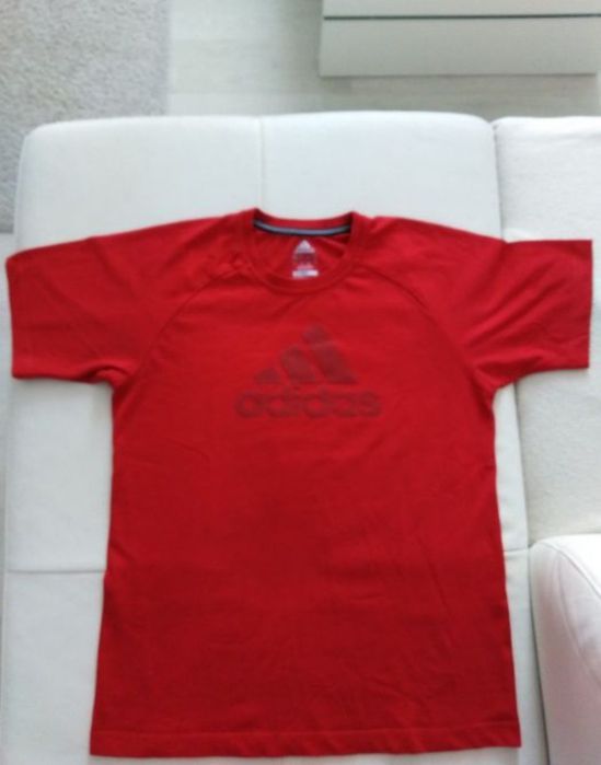 Vând tricou Adidas, mărimea M, produs de calitate,original.