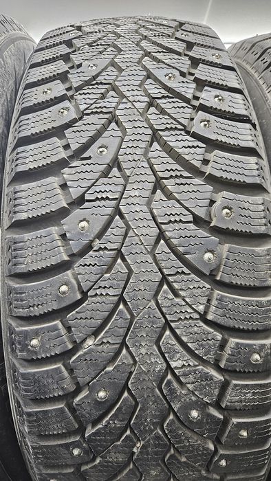 Продам комплект шин 195/65/15
