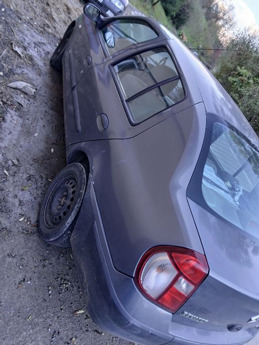 De vânzare renault simbol an 2006 1,4 benzină