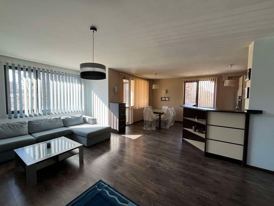 Двустаен апартамент в ж.к. Гоце Делчев.