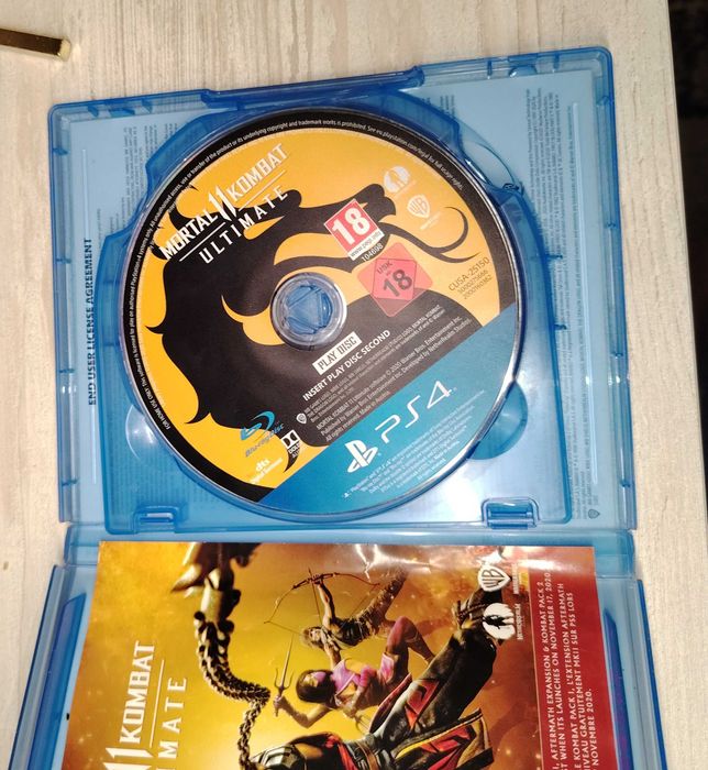 Продавам 3 игри комплект с акаунт за Playstation 4