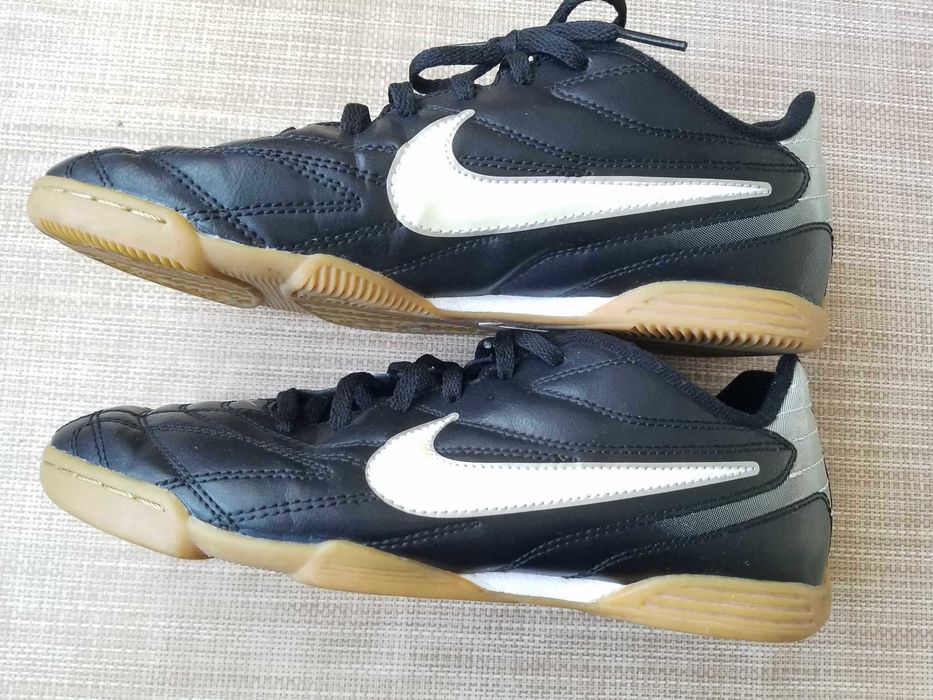 Оригинални  маратонки NIKЕ номер 38