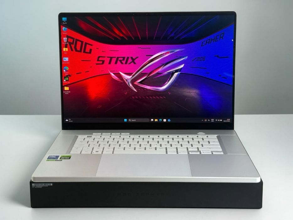 НОВ Геймърски Лаптоп Asus ROG Zephyrus G16 OLED 240Hz Ultra 9 32RAM 1TB RTX 4070 Гаранция!