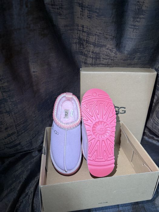 UGG Taz • Culoare Roz • Noi
