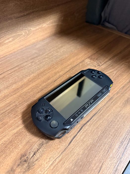 Consola PSP cu 2 jocuri