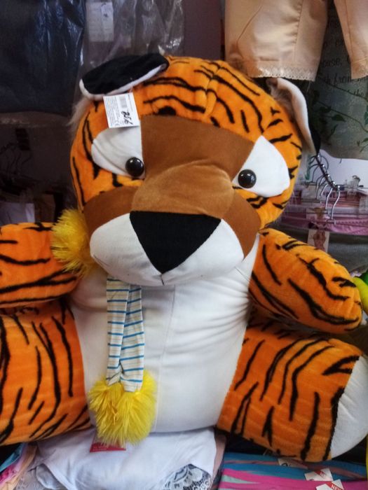 Плюшени играчки и възглавници