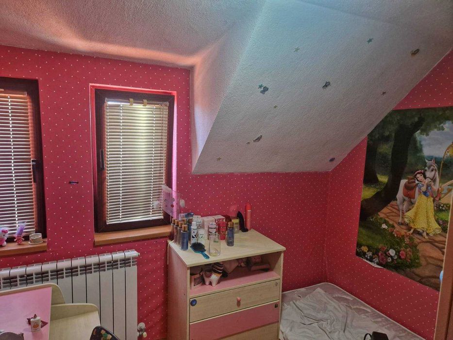 Имот Корект продава обзаведена Двуетажна Къща, с. Боянци, обл. Пловдив