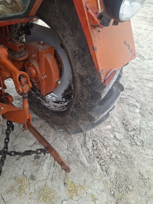 Гуми с джанти за Т25 Владимирец 12,4×28