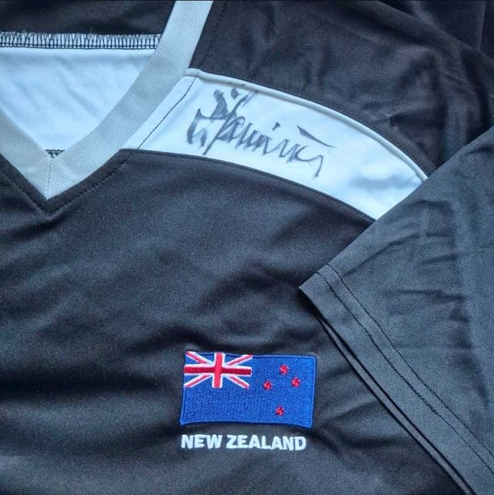 Ръгби фланелка на НЗ с автограф на Charlie Faumuina