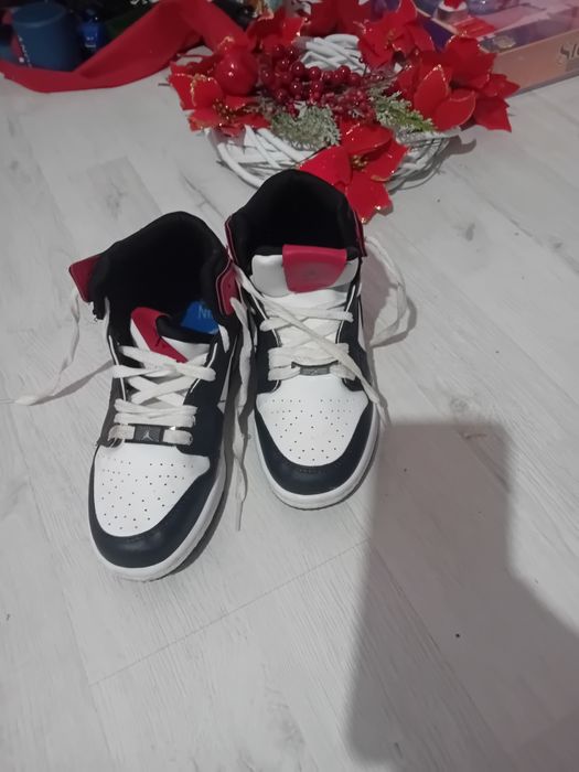 Adidasi Air Jordan neoriginali, Marimea 38, băiat