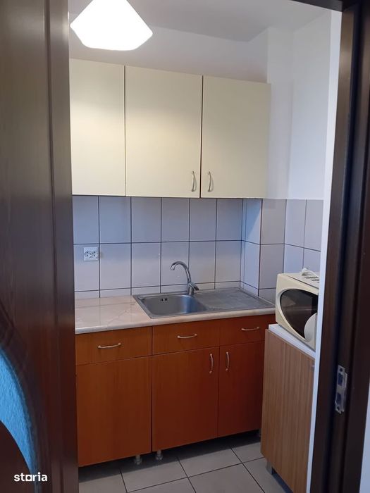 Titan Piata Minis parc metrou prima inchiriere