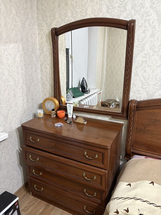 Продается спальная гарнитура