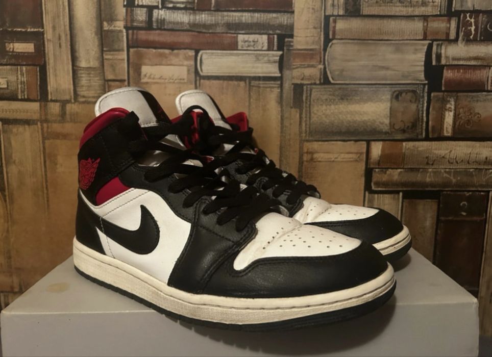 Jordan 1 mid gym red
