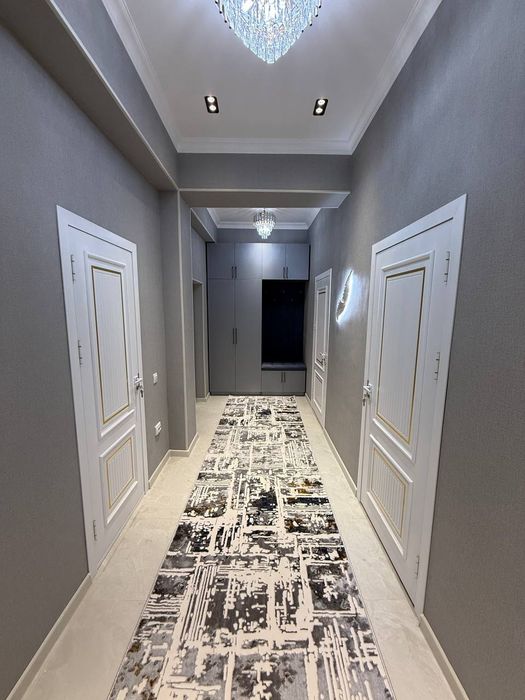 Aviasozlar plaza, 2-xonali 60m², 8-etaj.