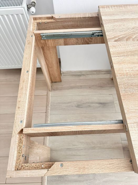 Masa de bucatarie extensibila din lemn