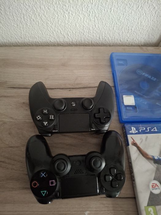 Vand ps 4 slime ,cu 7 jocuri si 2 manete