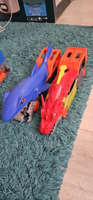 Hot wheels писти и колички