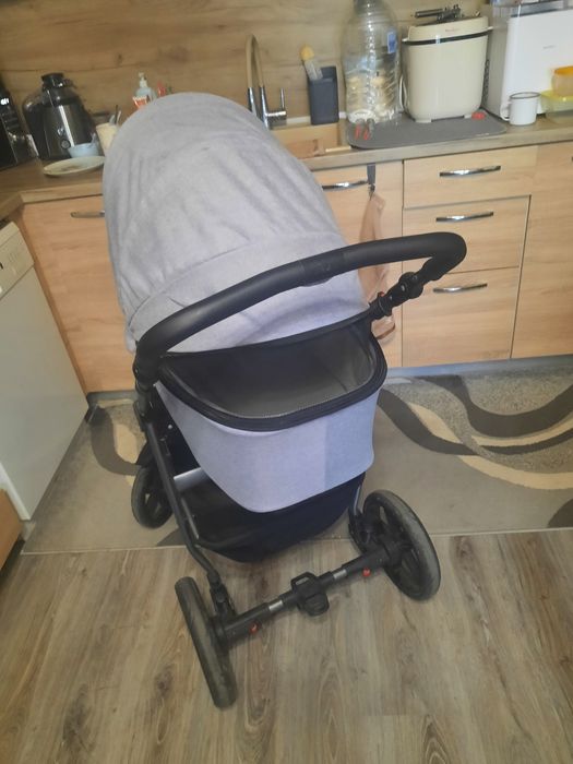 Бебешка количка с три коша