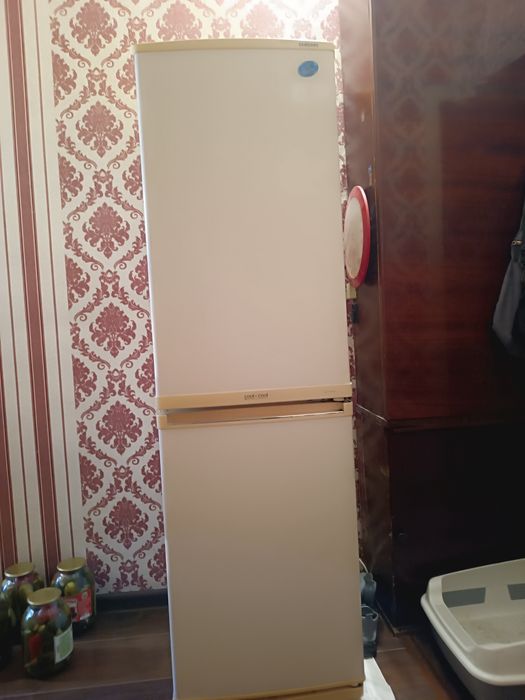 Холодильник Самсунг продается