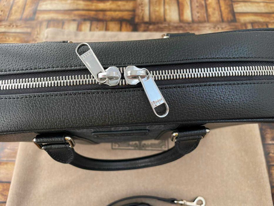 Оригинална Чанта Гучи Куфарче Естествена Кожа Gucci GG Supreme Canvas