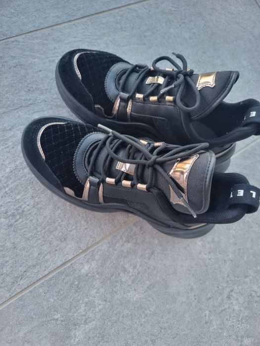 Adidași sisley Beneton nr 39