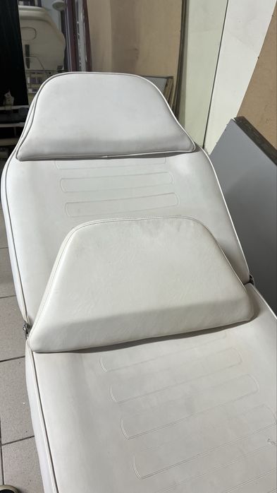 Кушетка кожанаяя