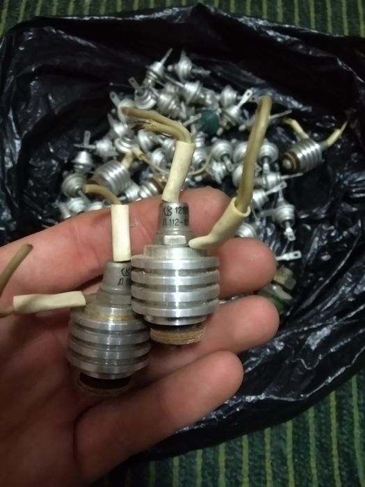 Диод. Выпрямительные диоды. Диодные мосты. Тумблеры. СССР.