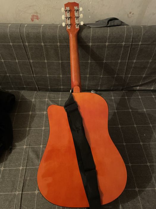 гитара аккустическая