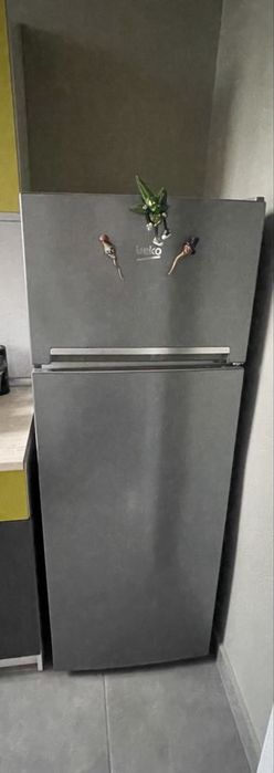 Хладилник Беко - сив