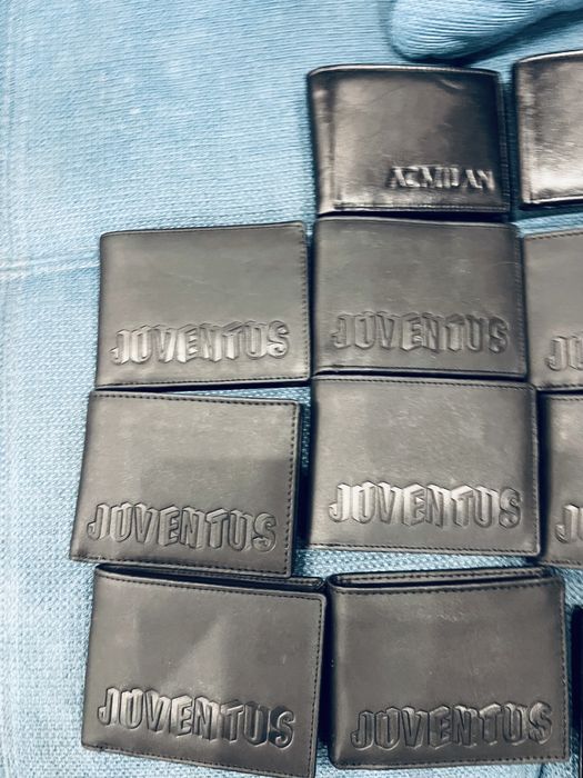 Мъжки портфейли внос от Италия.Ест. кожа.Нови,за футболни маниаци :)