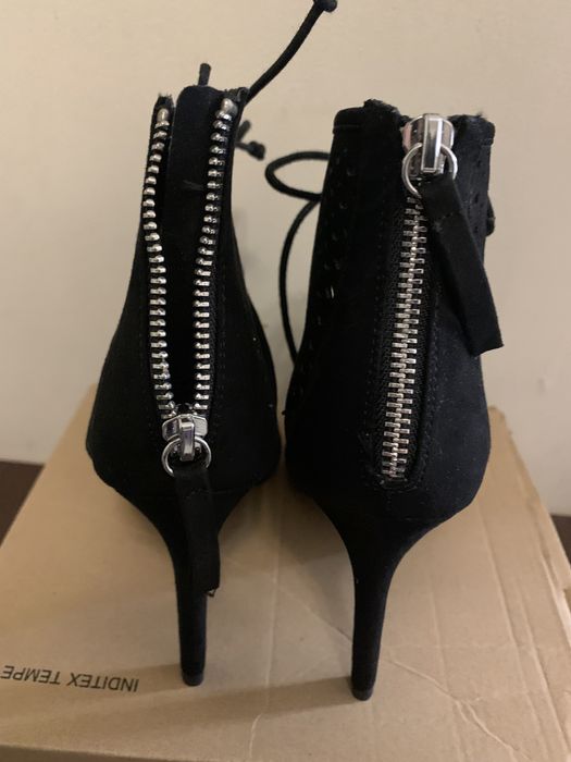 НОВИ сандали ZARA