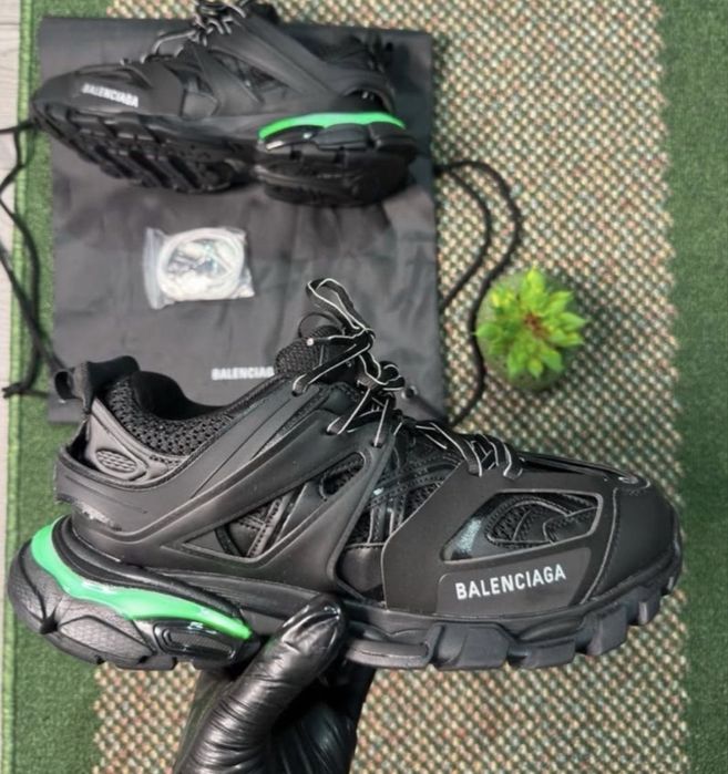 Balenciaga track