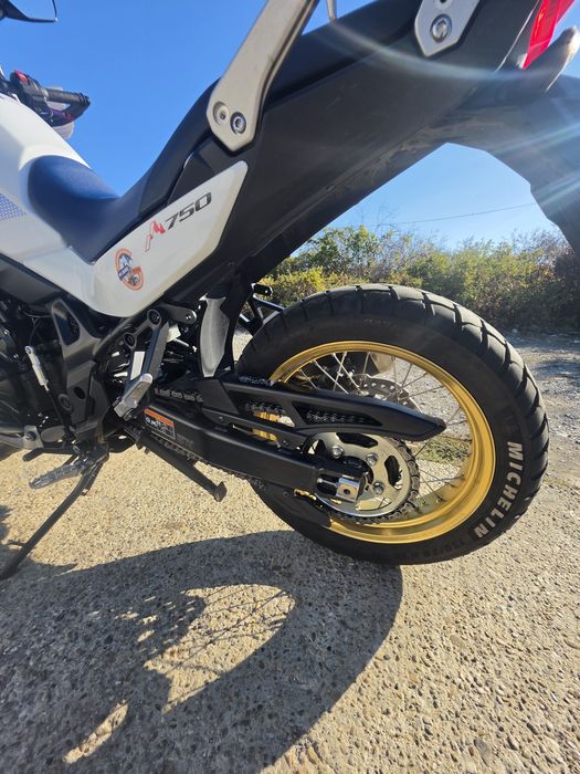 Honda transalp 750XL cu multe dotari de calitate