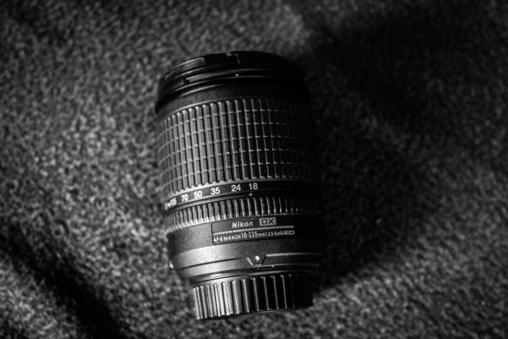 obiectiv Nikon 18-135 mm dx in stare buna
