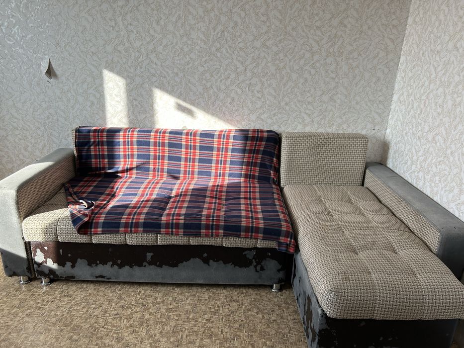 Отдам даром диван
