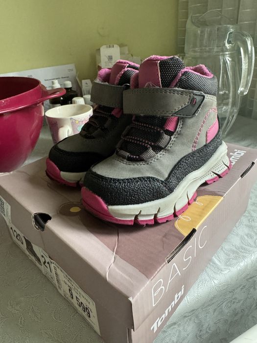 Продам детские ботинки