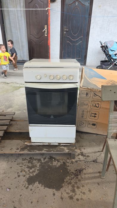 Продам газовую плиту
