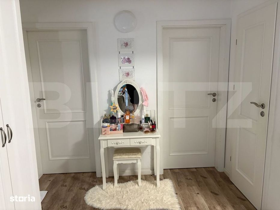Apartament semidecomandat cu 3 camere, 60 mp, garaj, zona Porii