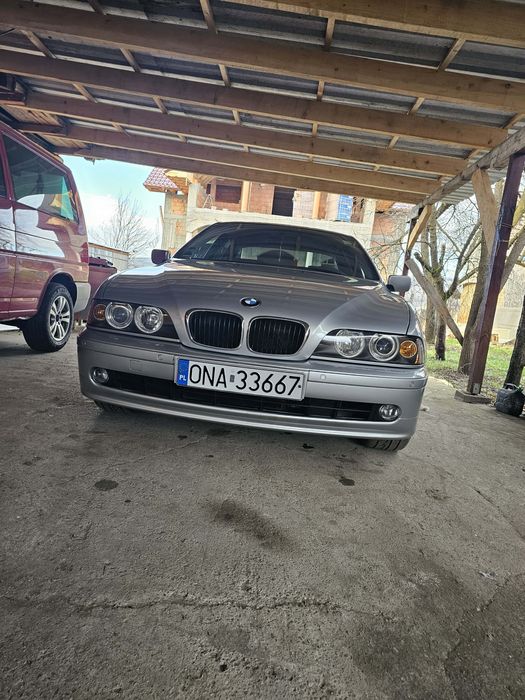 Bmw e39       520