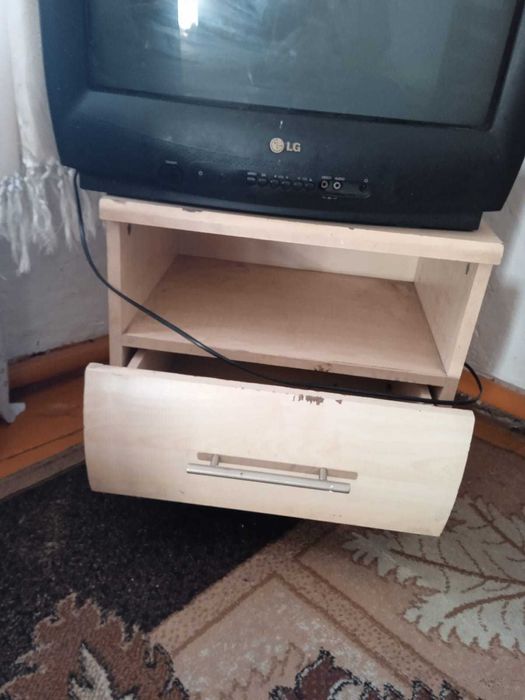 продам тумбочки б/у