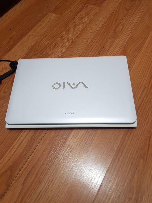 Laptop sony vaio i5 baterie defecta