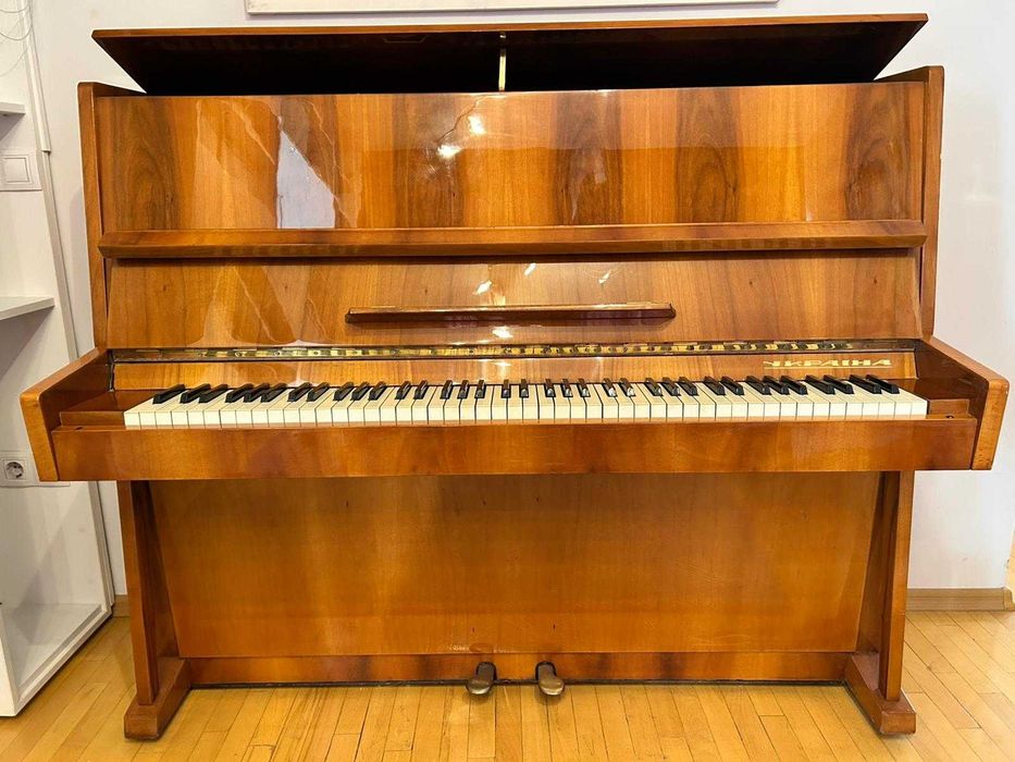 Vând pianină Ukraina