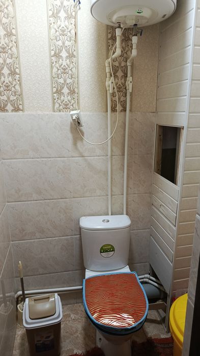 Уй сотилади 2хонали