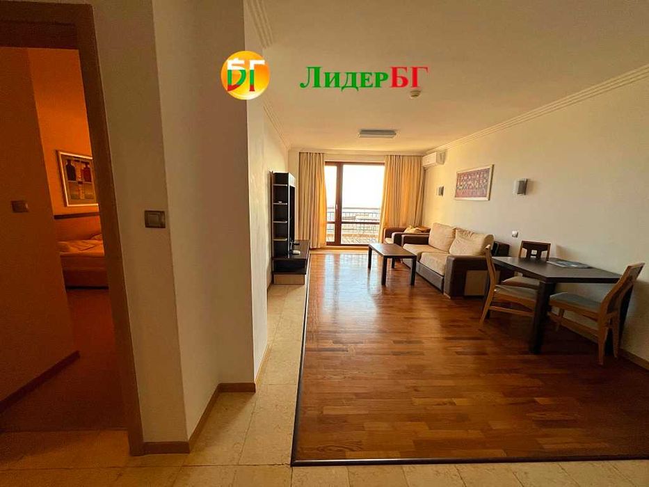 Двустаен апартамент с фронтална морска панорама в комплекс със СПА