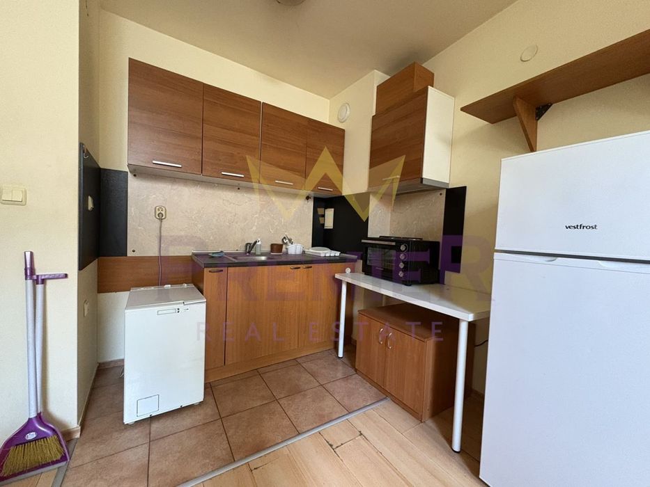 Дава се под наем Двустаен апартамент в Варна, Център - 65 кв.м за 382.5 € - Снимка #2