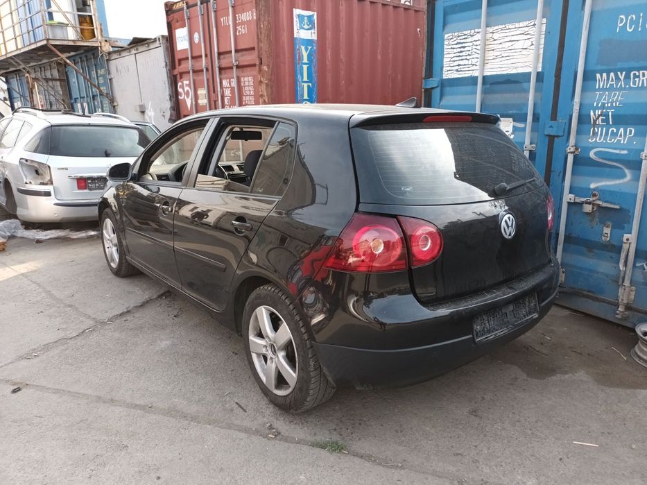 Dezmembrari  VW GOLF 5  2003  > 2009 1.6 FSI Benzina