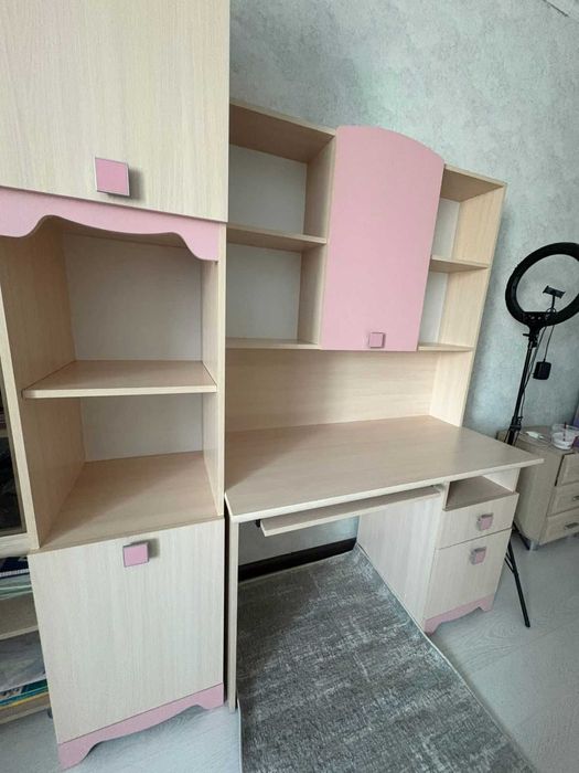 Стол с пеналом для девочек